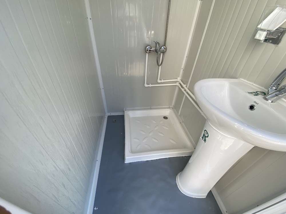 Conteneur de douche neuf avec 2 douches - Image 9
