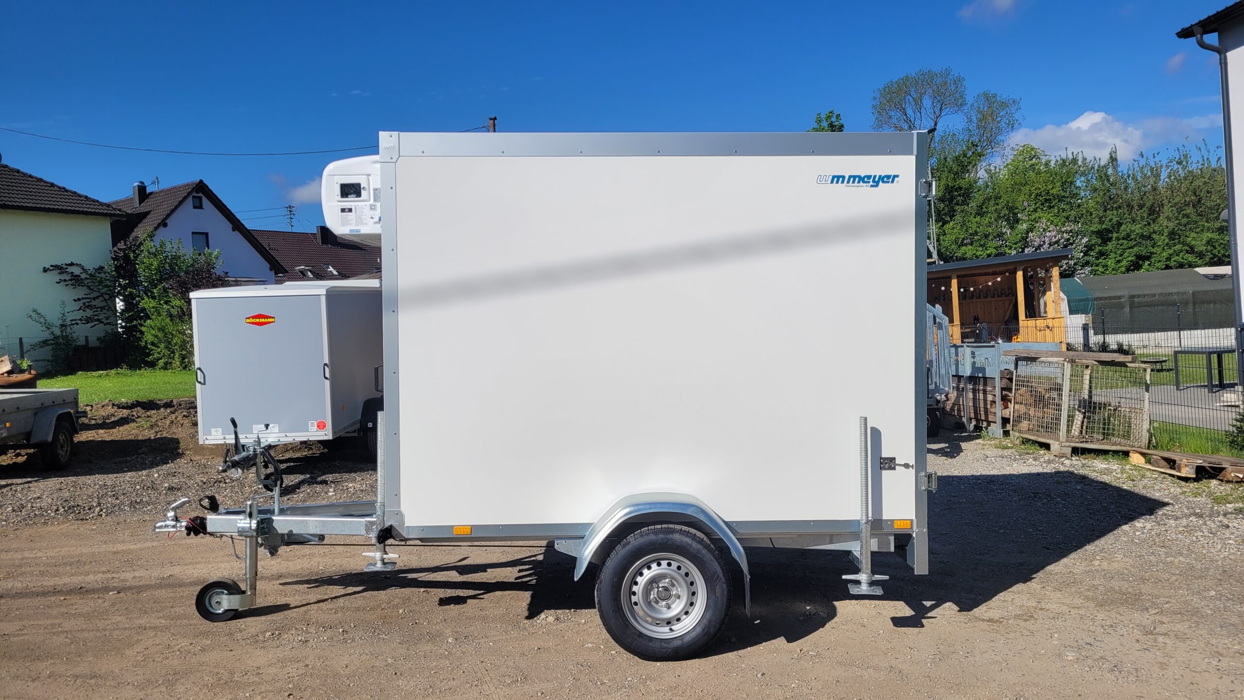 Remorque porte-voitures frigorifique AZKF 1325/145 avec WMK-4G, PTAC 1300 kg, surface de chargement 2,44 x 1,45 m, hauteur intérieure 1800 mm (rail d’arrimage inclus) - Image 2