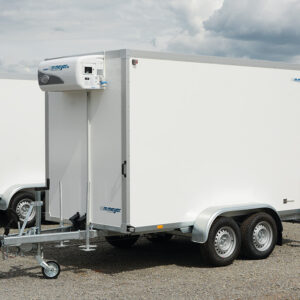 Remorque porte-voitures frigorifique AZKF 2730/155 avec WMK-4G, PTAC 2 700 kg, surface de chargement 2,44 x 1,45 m, hauteur intérieure 2 000 mm (rail d’arrimage inclus)