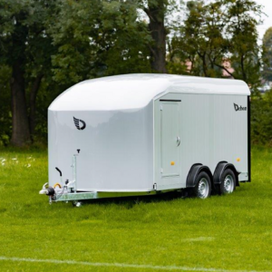 Remorque Debon C800 avec porte latérale – robuste et polyvalente