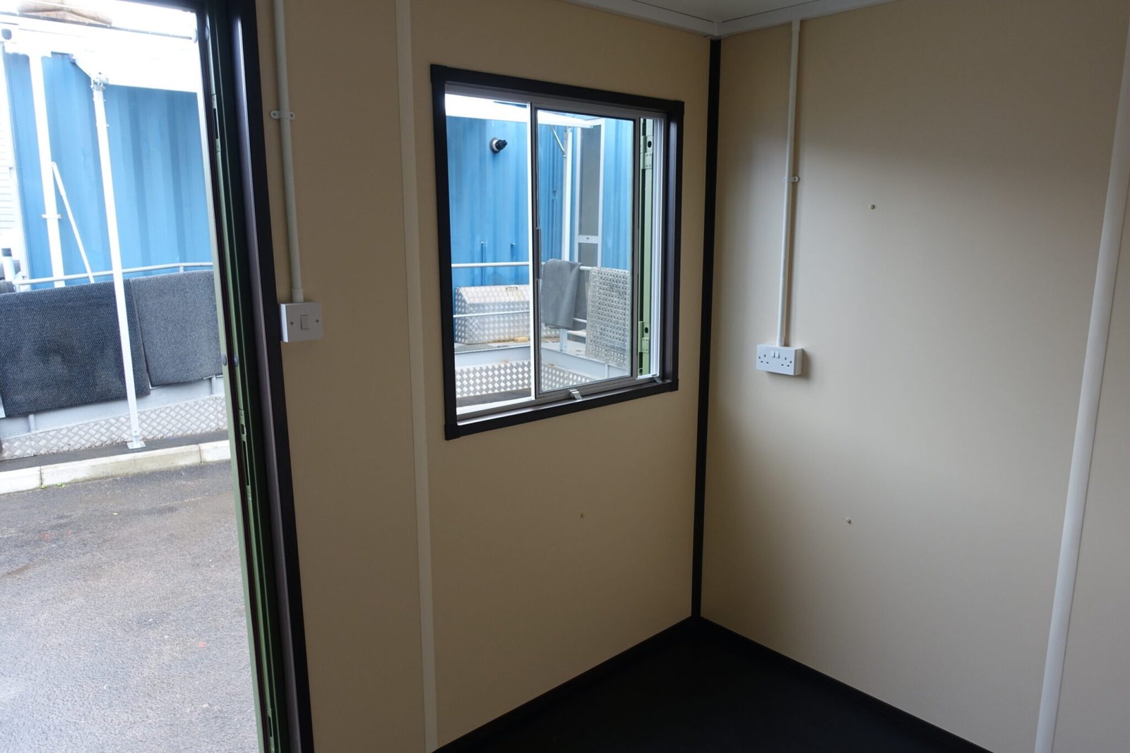 Conteneur de bureau 10 pieds neuf - Image 13