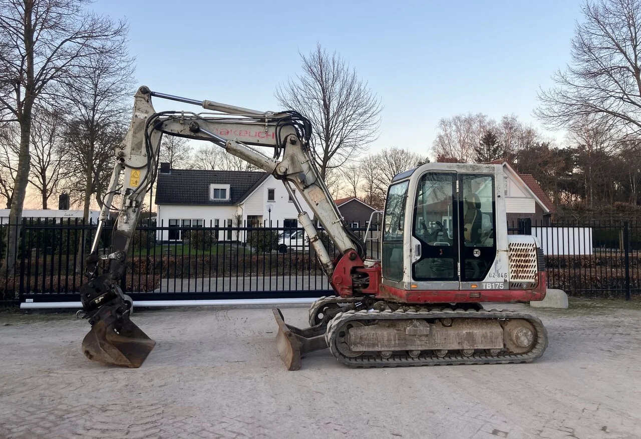 TAKEUCHI TB175, 2006 + 3 GODETS - Image 2
