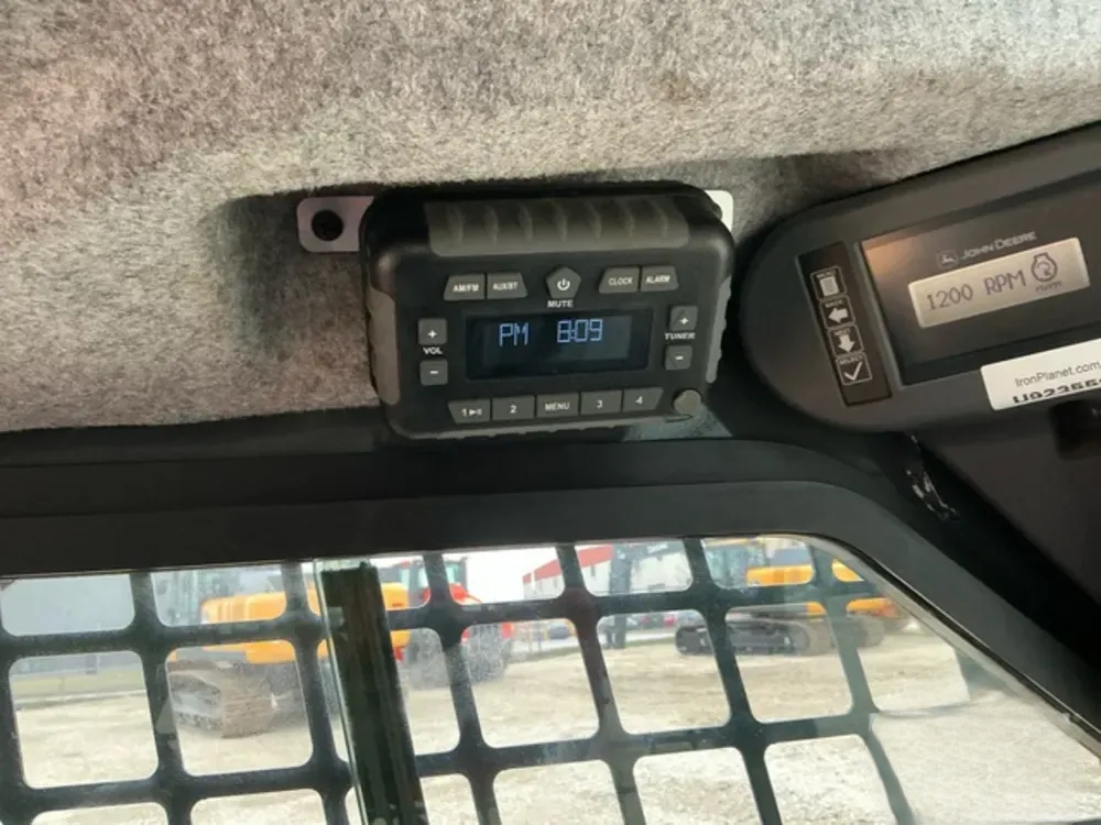 John Deere 317G de 2023 - Image 16