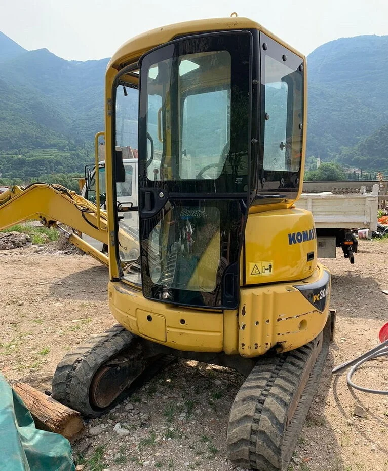 KOMATSU PC30MR, 2003 + 3 GODETS - Image 4
