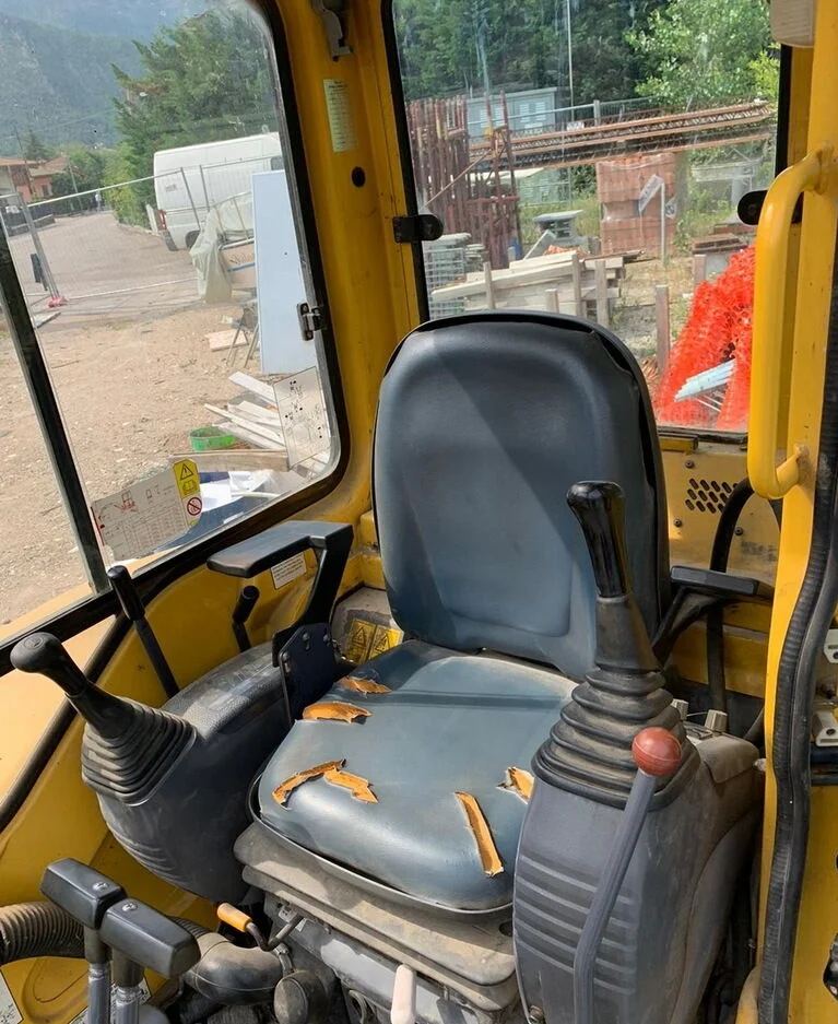 KOMATSU PC30MR, 2003 + 3 GODETS - Image 7
