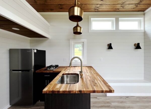 Tiny House avec chambre et loft au rez-de-chaussée - Image 3